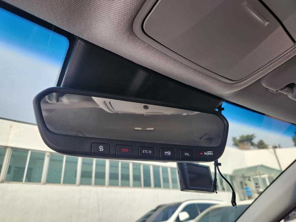 HYUNDAI Kona - Vista 9