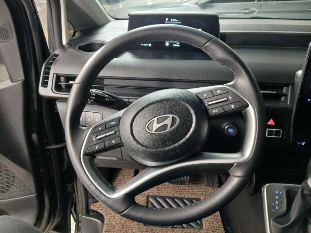 HYUNDAI Staria - Vista 8