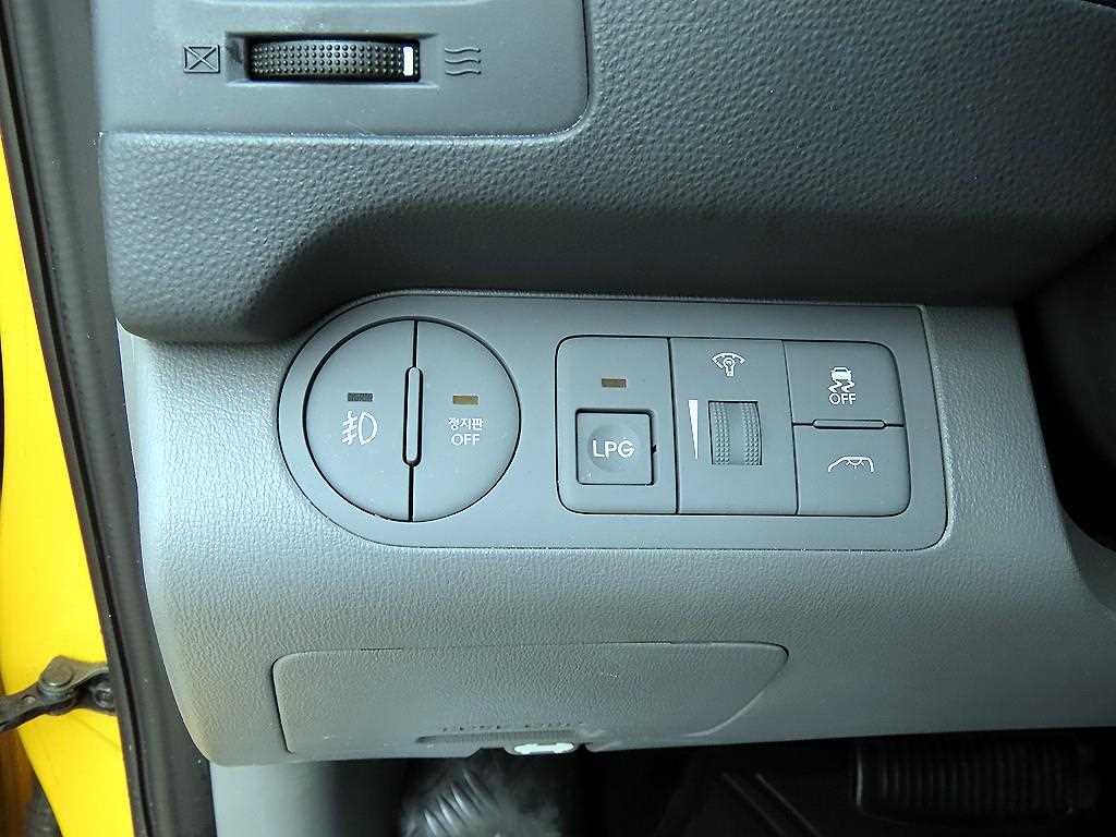 HYUNDAI Starex 2019 Amarillo - Importación desde Corea - HF Imports Iquique - Foto 13