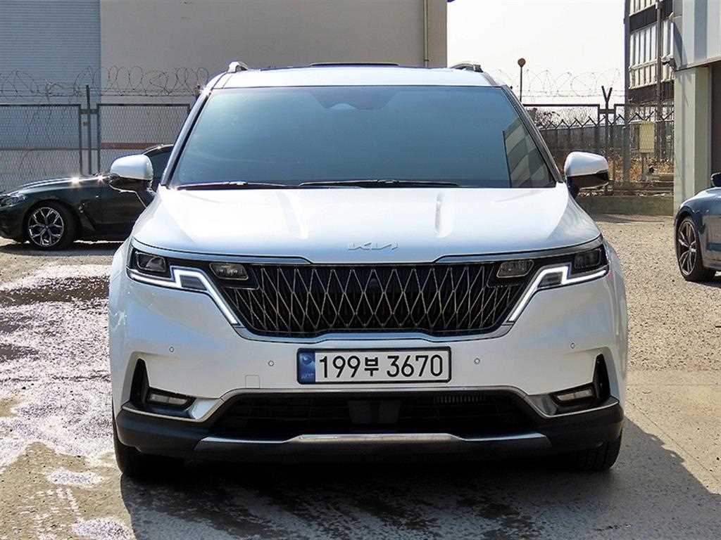 KIA Carnival 2023 Blanco - Importación desde Corea - HF Imports Iquique - Foto 1