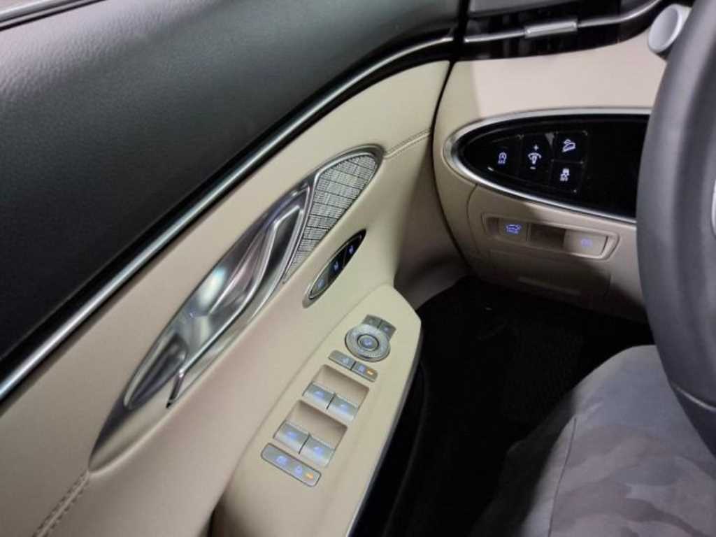 Genesis GV70 - Vista 2