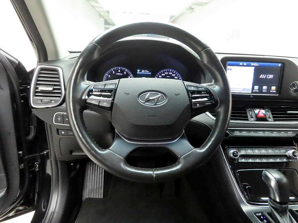 HYUNDAI Grandeur - Vista 7