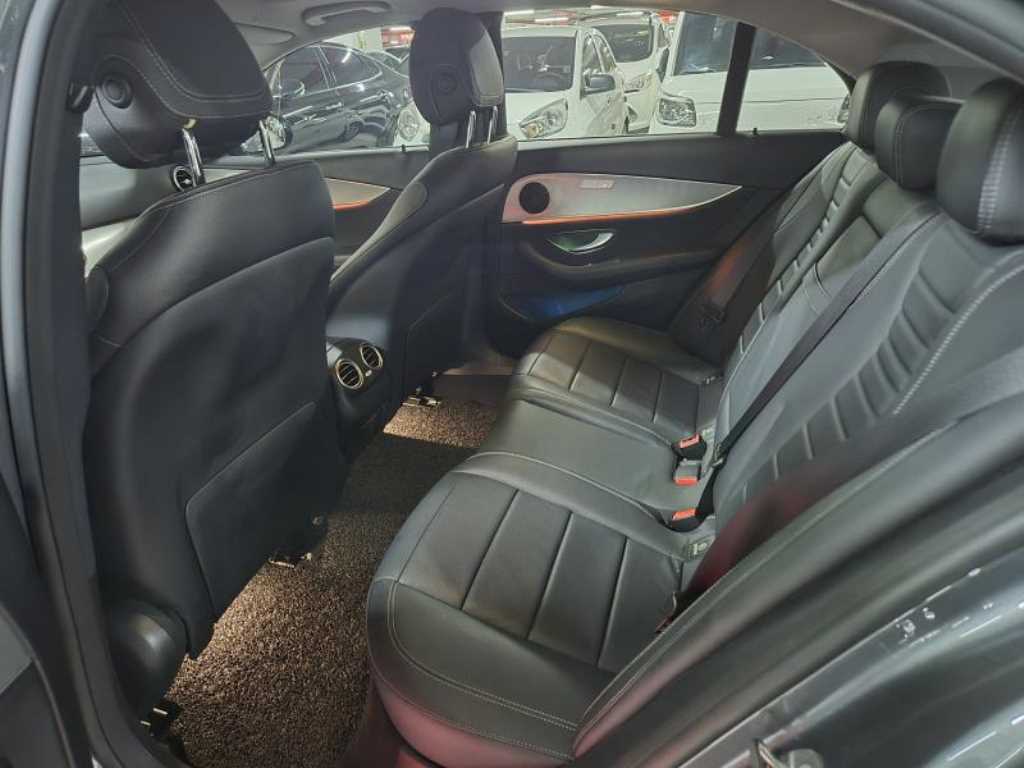 Mercedes Benz E class - Vista 7