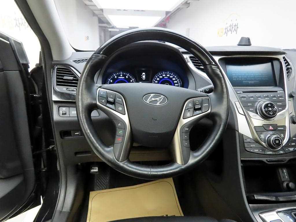 HYUNDAI Grandeur - Vista 7