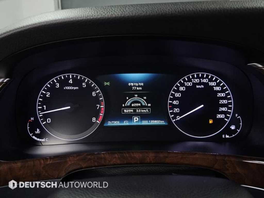 HYUNDAI Equus - Vista 8