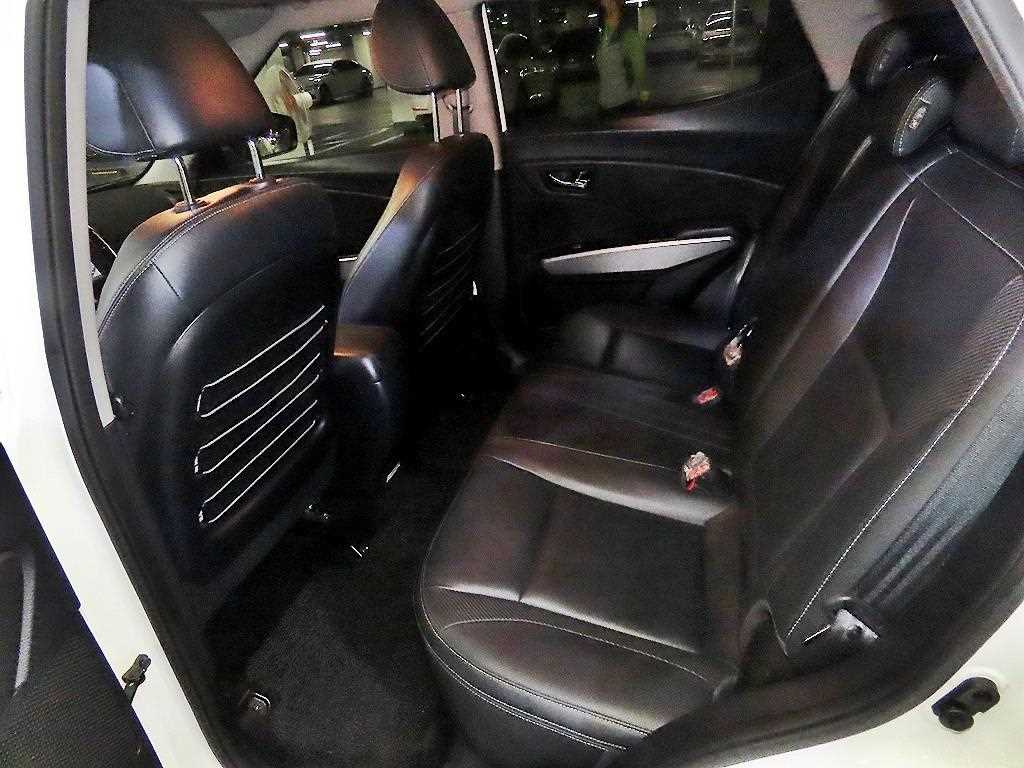 Ssangyong Tivoli - Vista 7