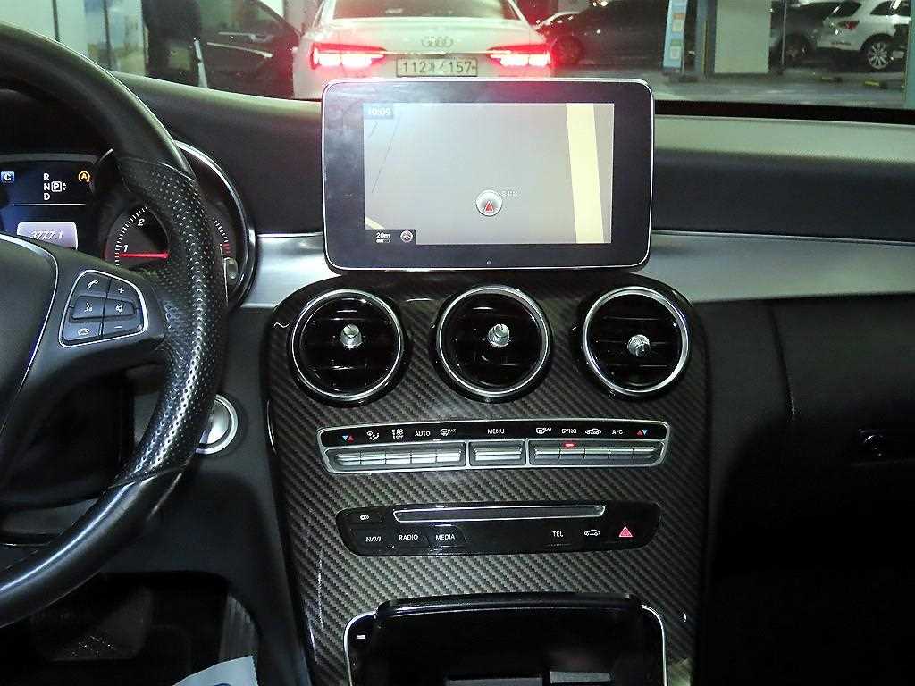 Mercedes Benz C Class - Vista 11