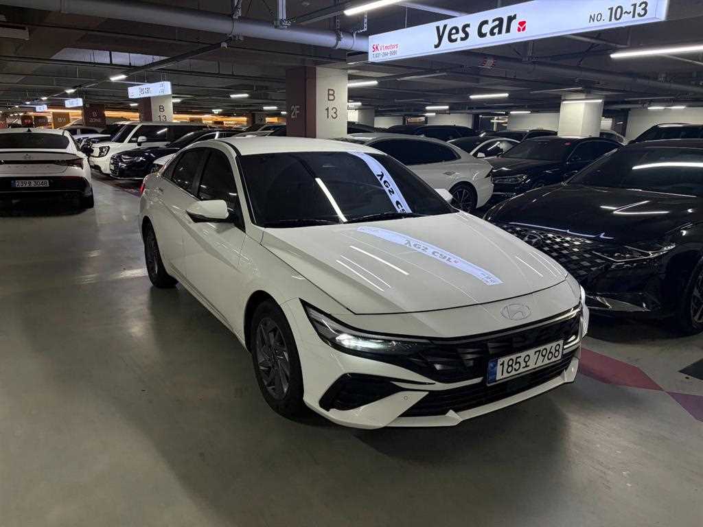 HYUNDAI Avante - Vista 2