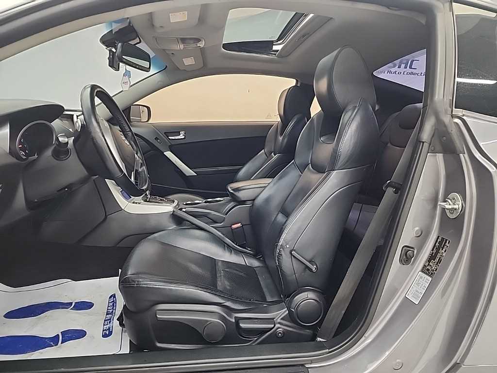 HYUNDAI Genesis - Vista 11