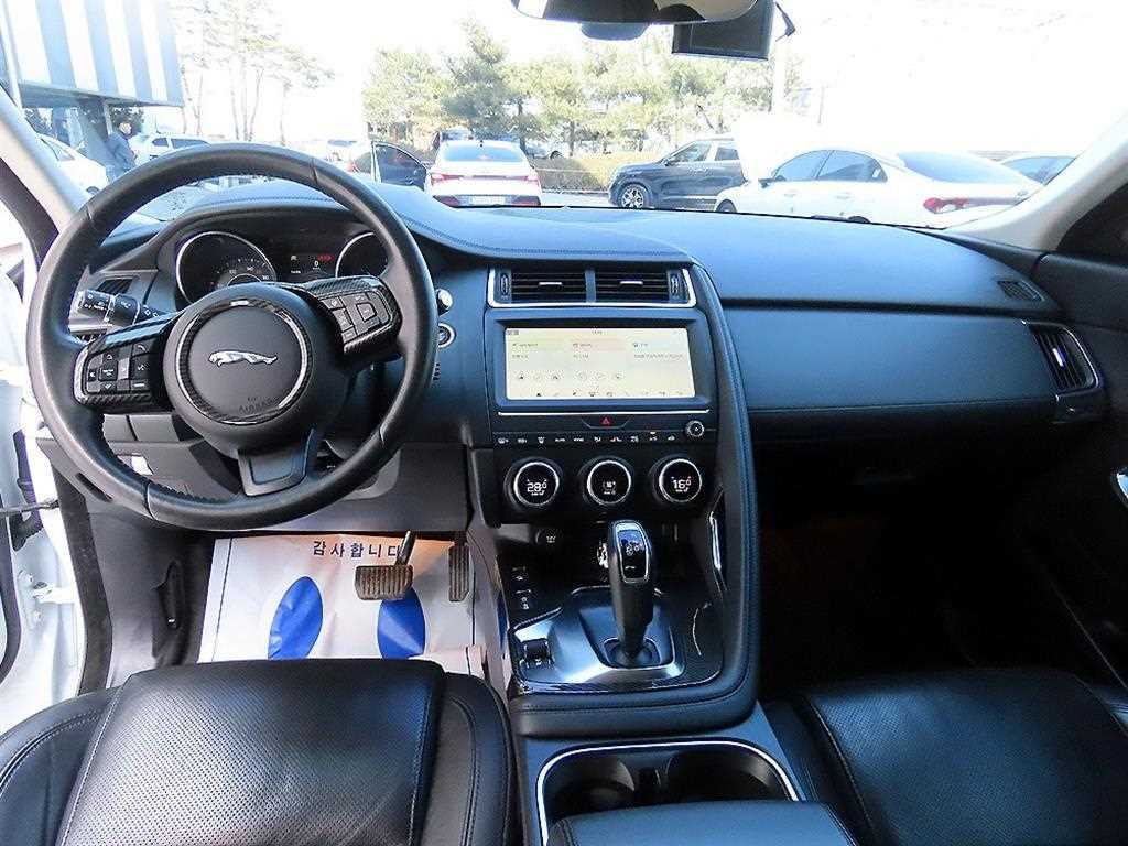 Jaguar E-PACE - Vista 7