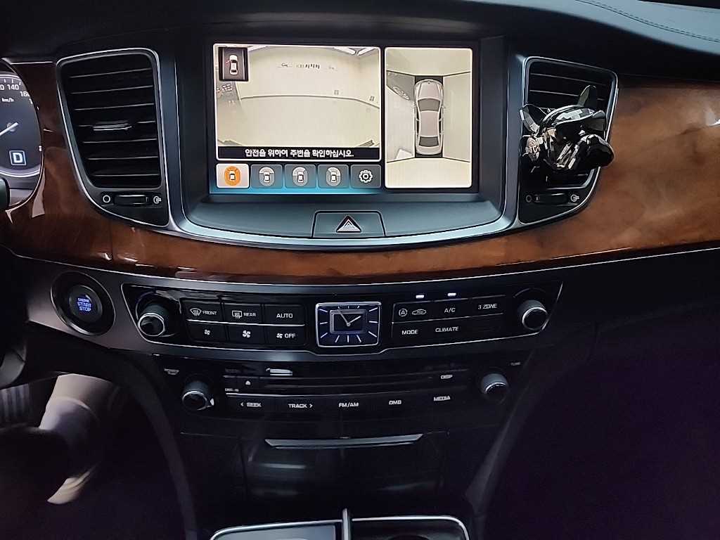 HYUNDAI Equus - Vista 10