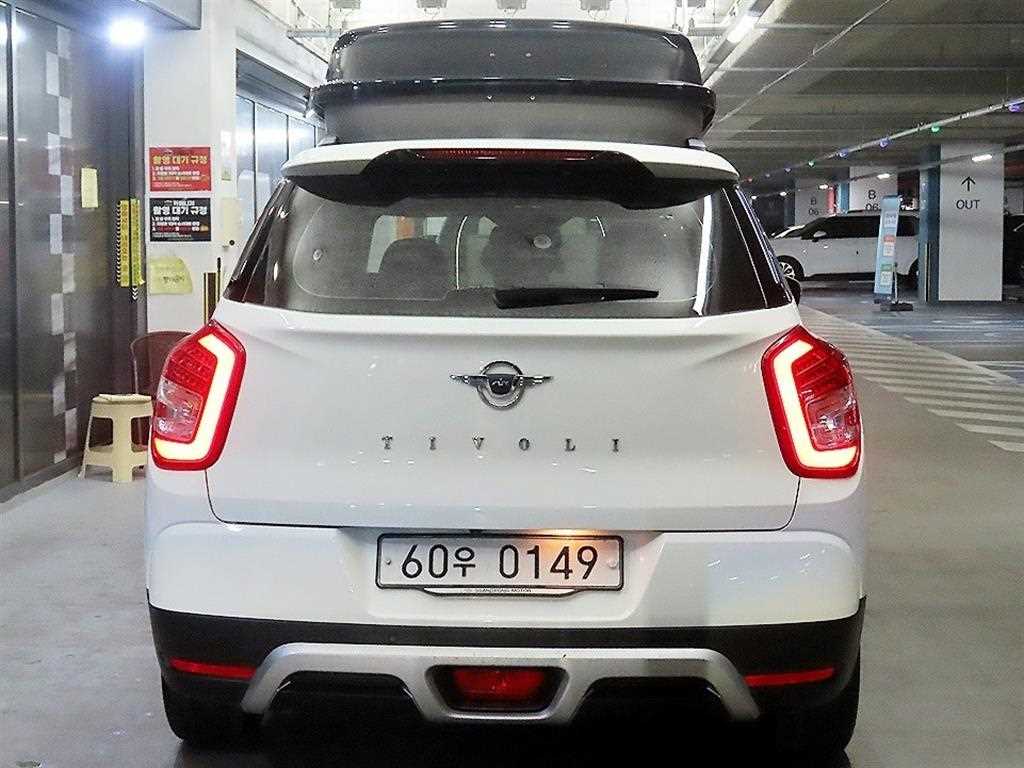 Ssangyong Tivoli - Vista 5