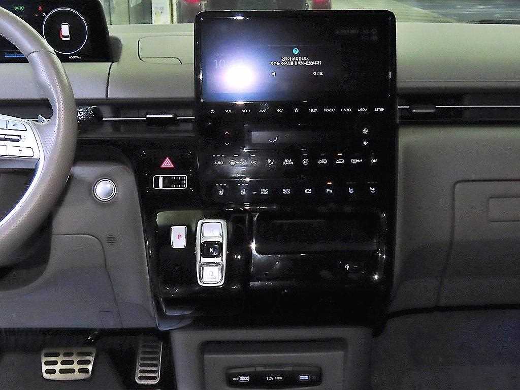 HYUNDAI Staria - Vista 11