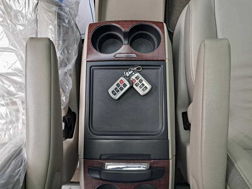 Toyota Siena 2014 Gris - Importación desde Corea - HF Imports Iquique - Foto 14