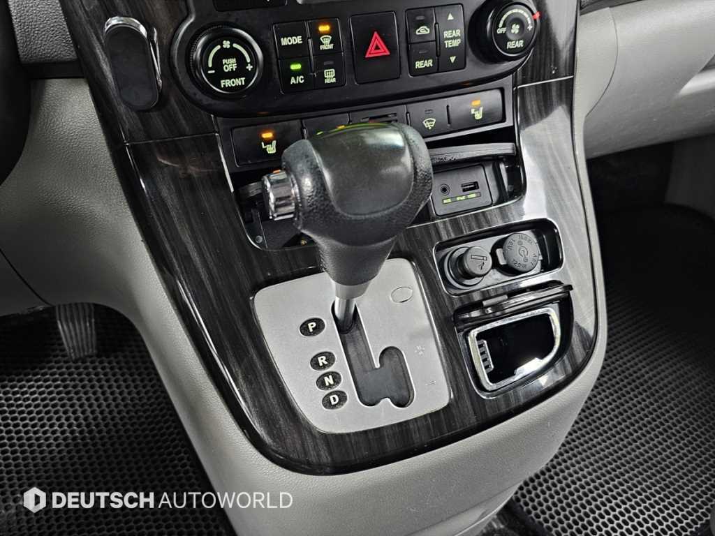 KIA Carnival - Vista 9