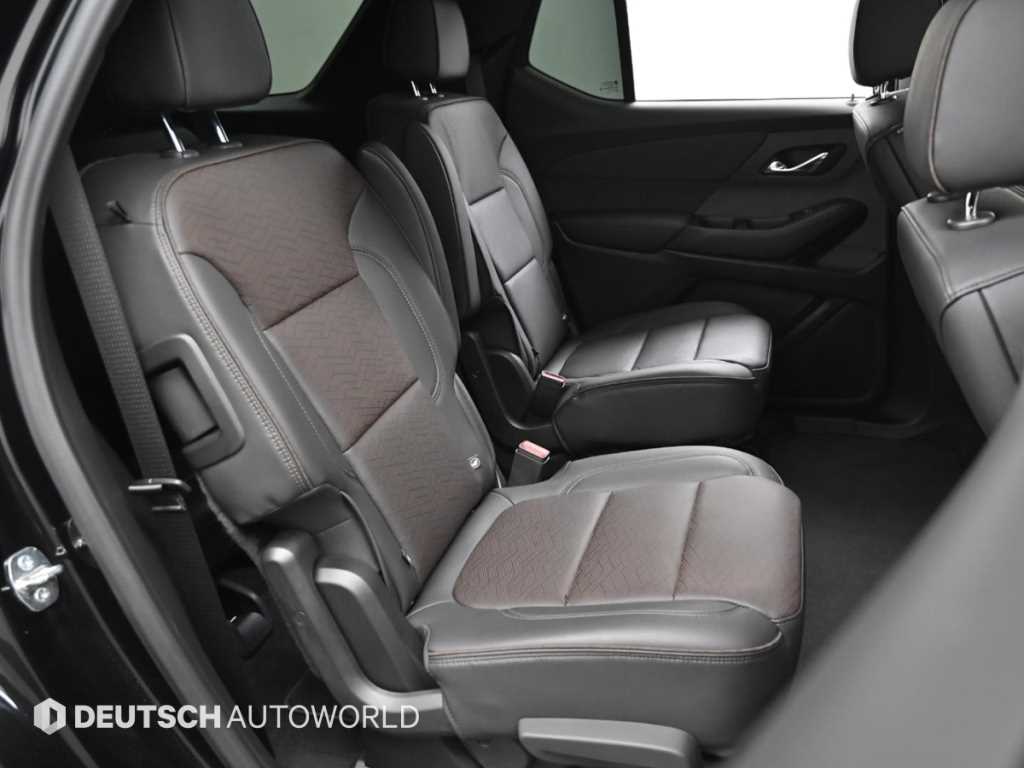 Chevrolet Travers - Vista 12