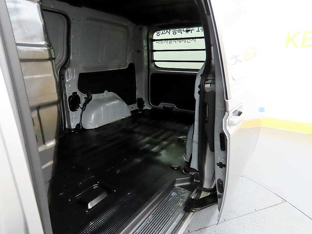 HYUNDAI Staria - Vista 6