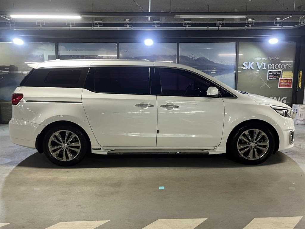 KIA Carnival - Vista 3