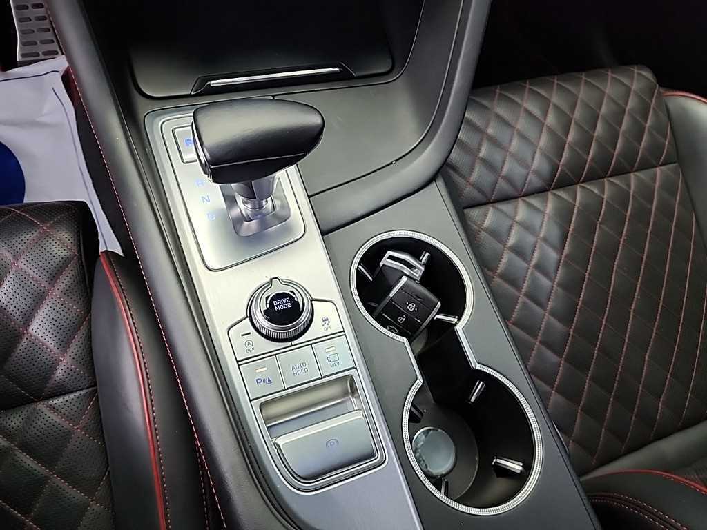 Genesis G70 - Vista 8