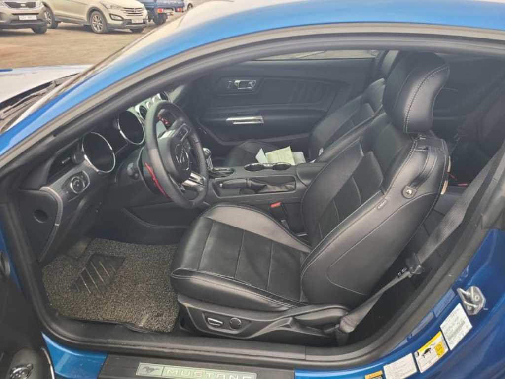 Ford Mustang - Vista 7