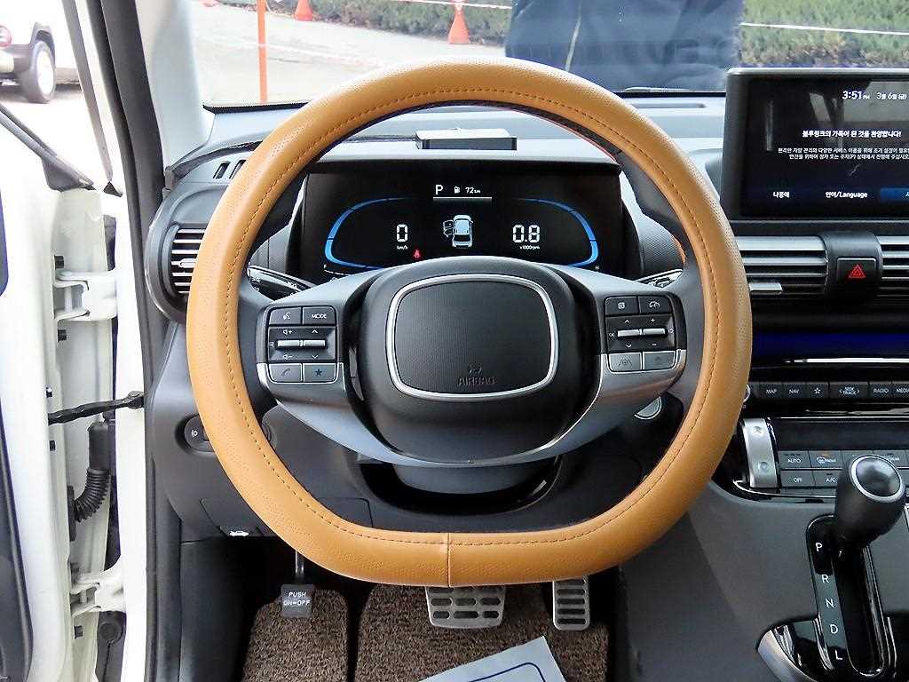 HYUNDAI Casper - Vista 8