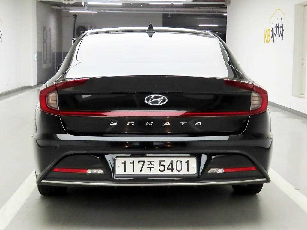 HYUNDAI Sonata - Vista 3