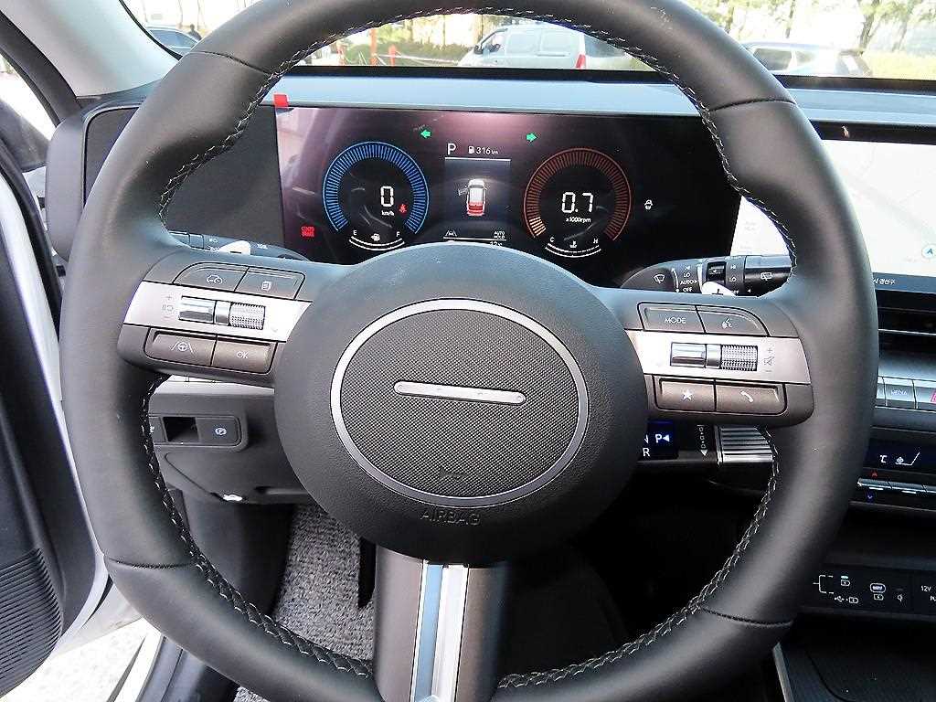 HYUNDAI Kona - Vista 8