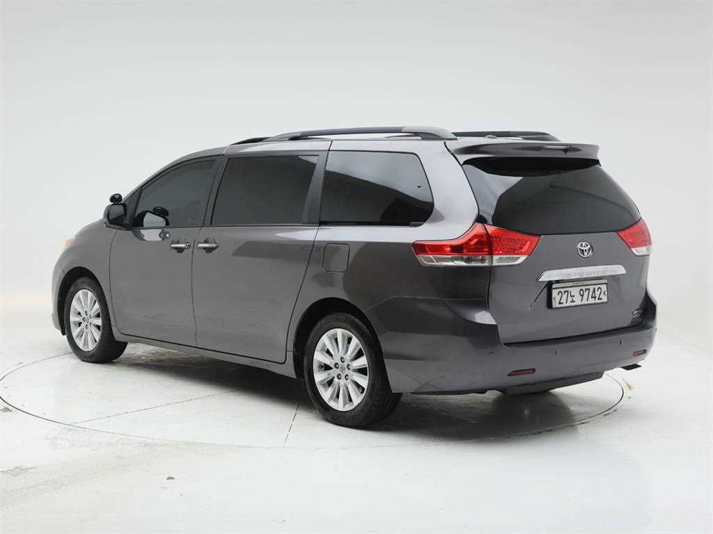 Toyota Siena - Vista 4