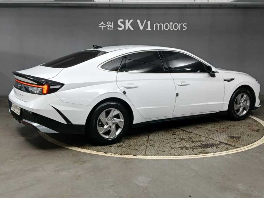 HYUNDAI Sonata - Vista 4