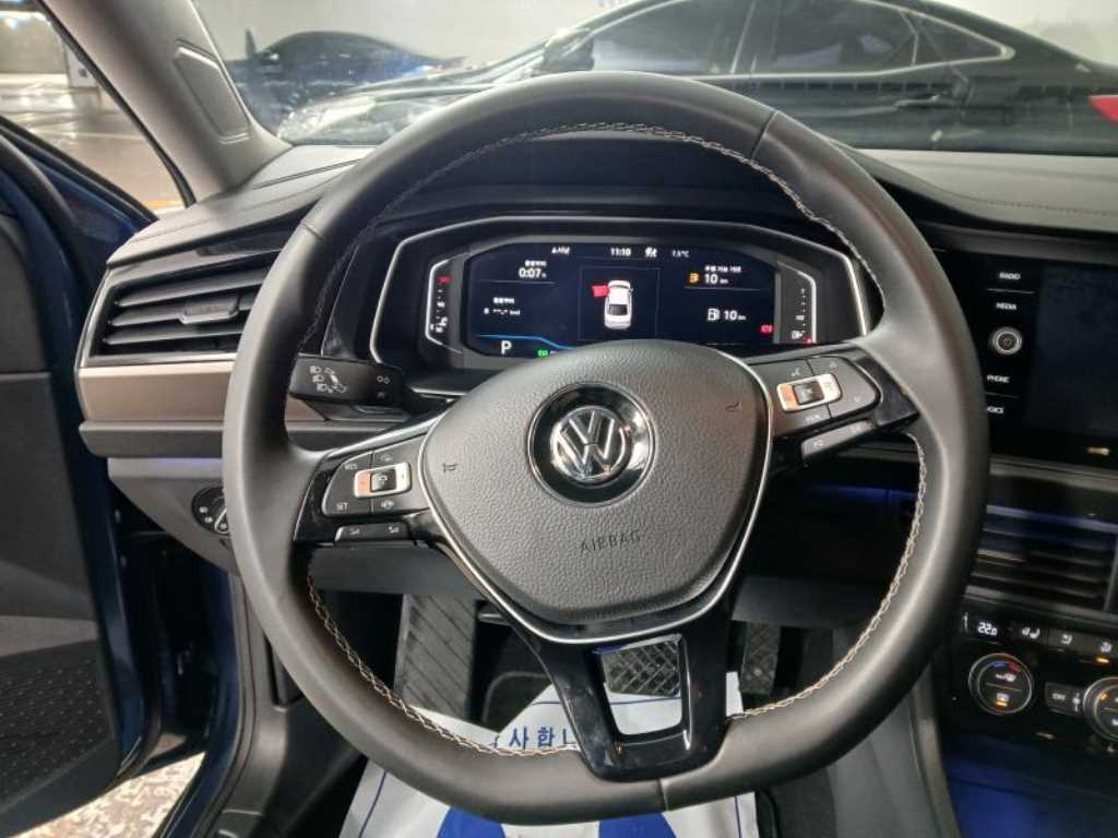 Volkswagen Jetta - Vista 8