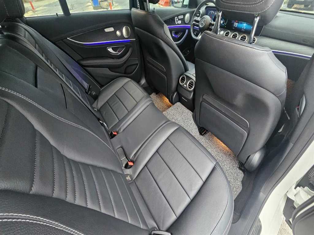 Mercedes Benz E class - Vista 10