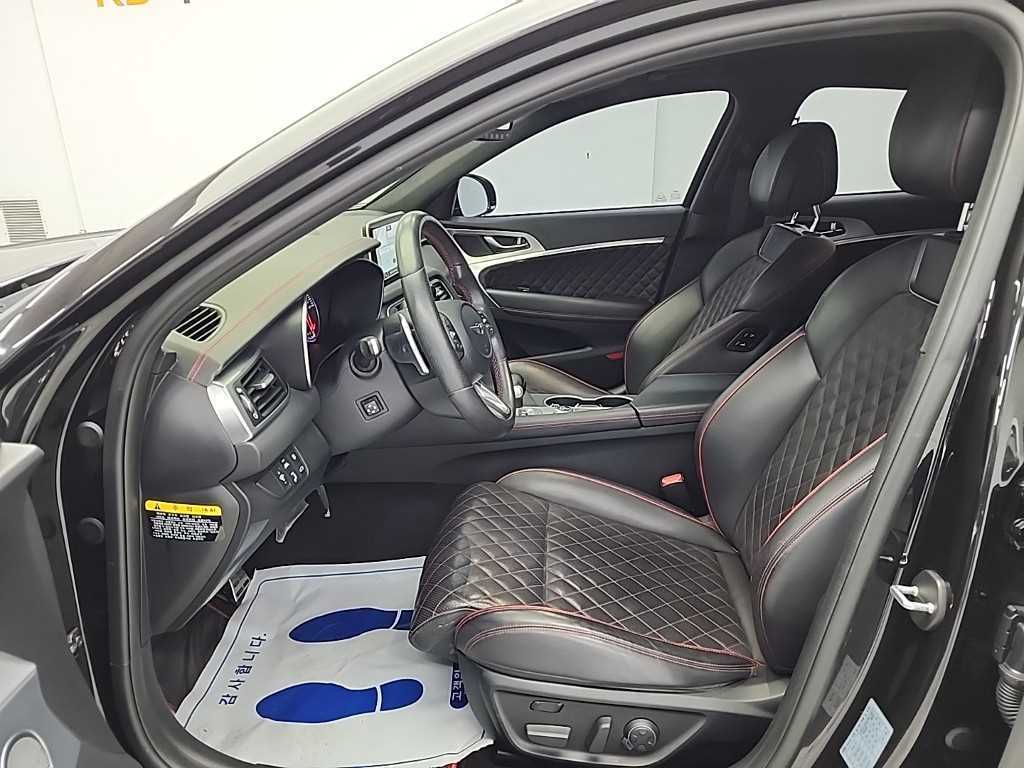 Genesis G70 - Vista 11