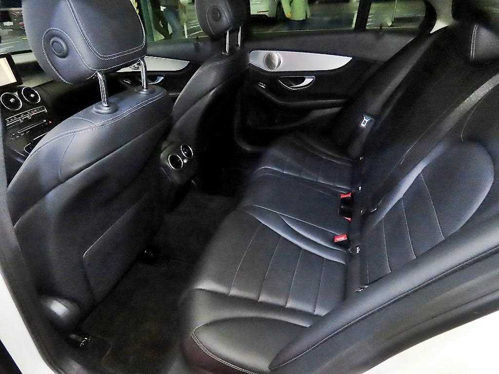 Mercedes Benz C Class - Vista 7