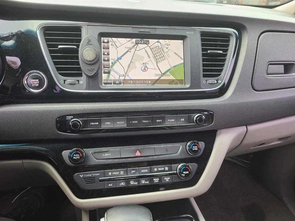 KIA Carnival - Vista 7