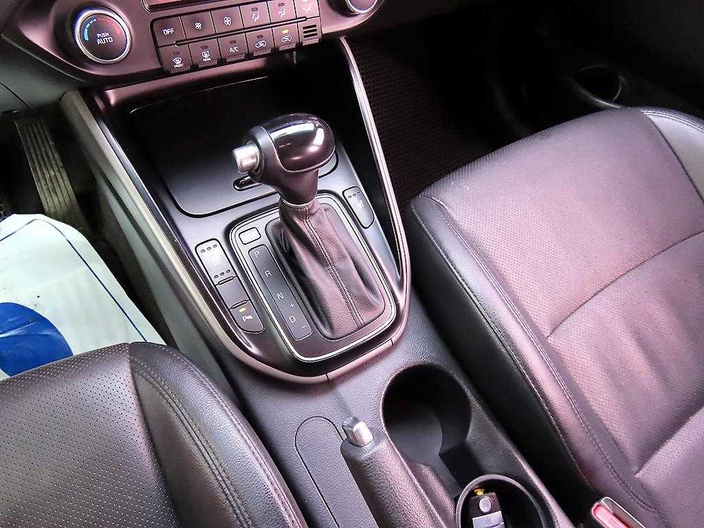 KIA Carens - Vista 10