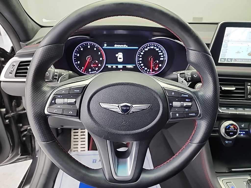 Genesis G70 - Vista 9