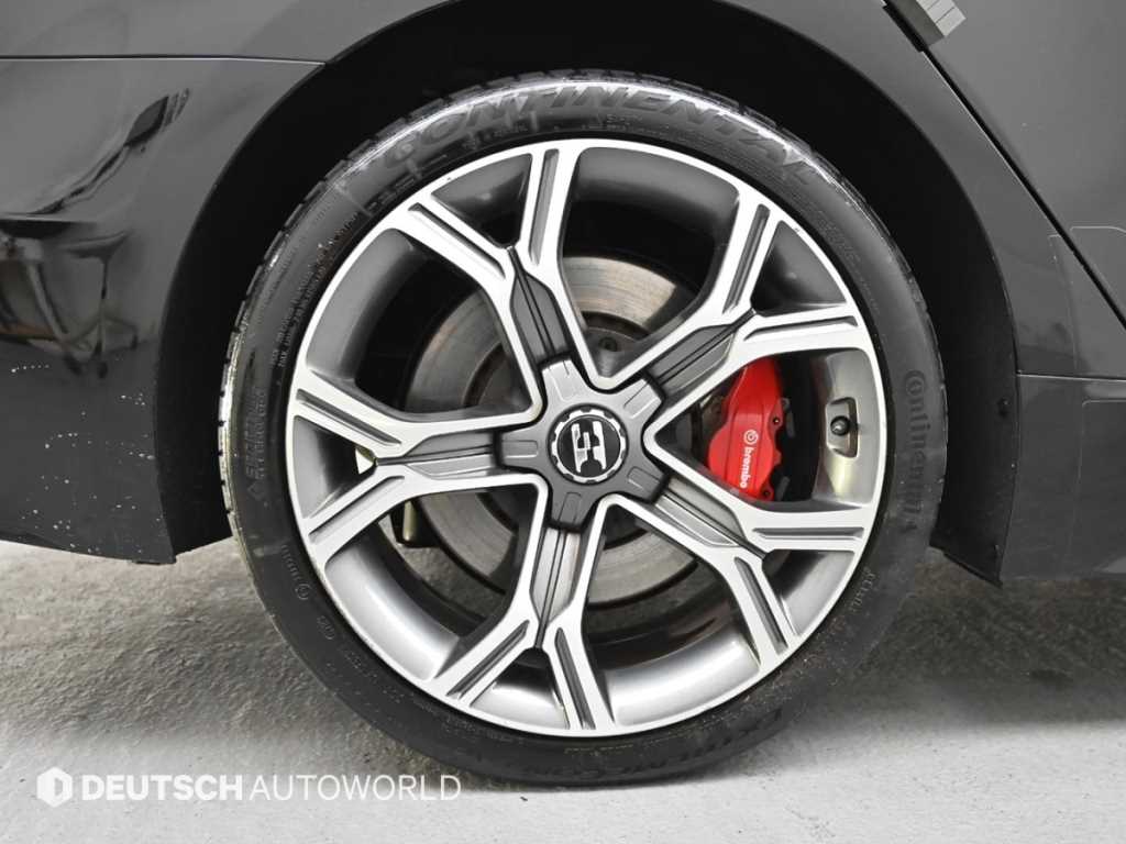 KIA Stinger - Vista 5