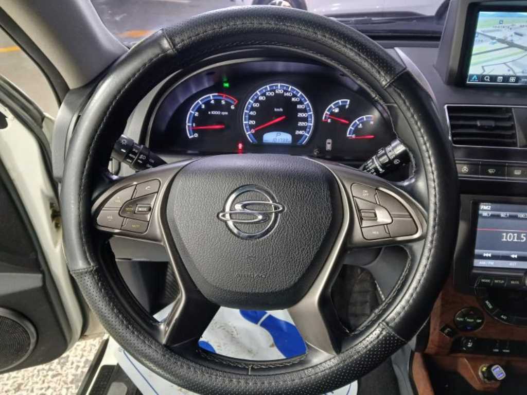 Ssangyong Rexton - Vista 8