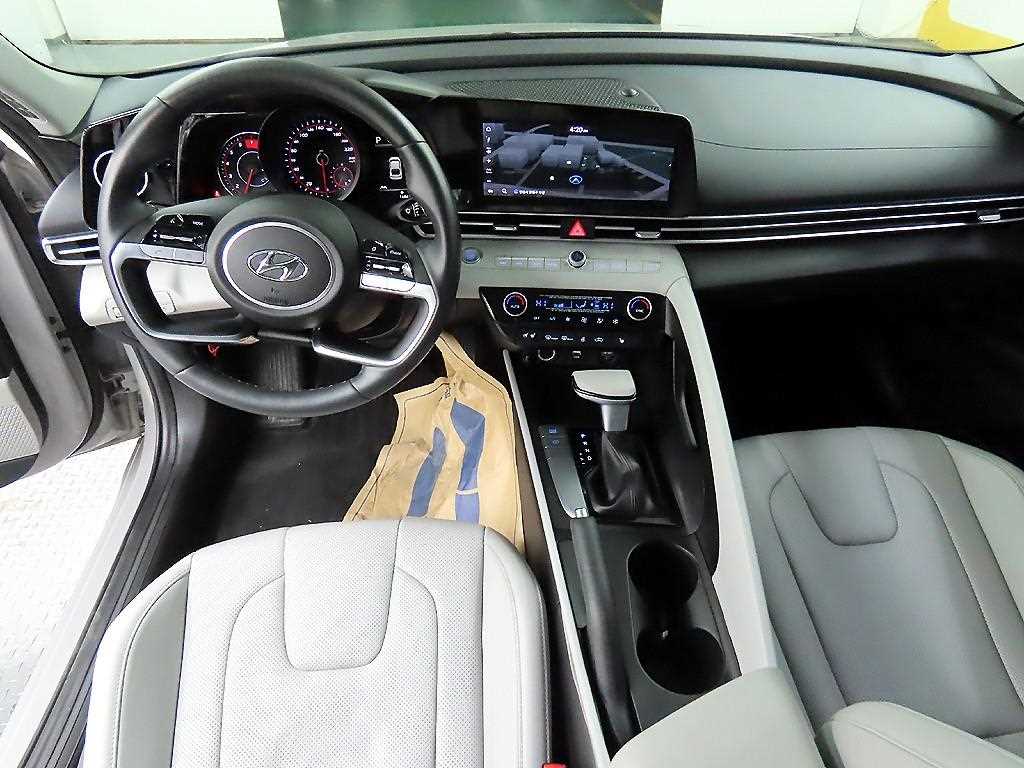 HYUNDAI Avante - Vista 7