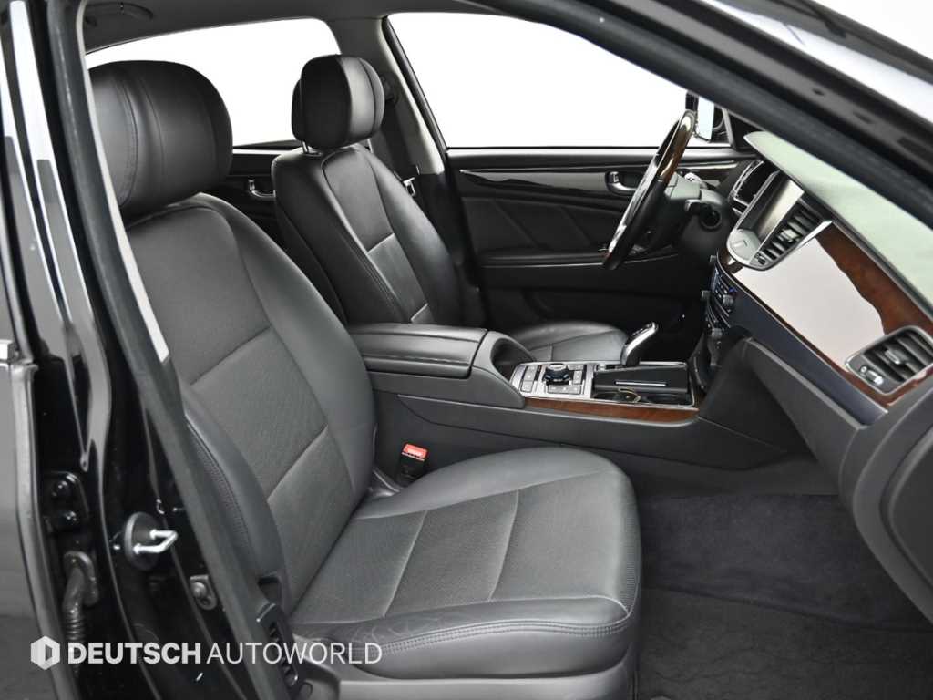 HYUNDAI Equus - Vista 10