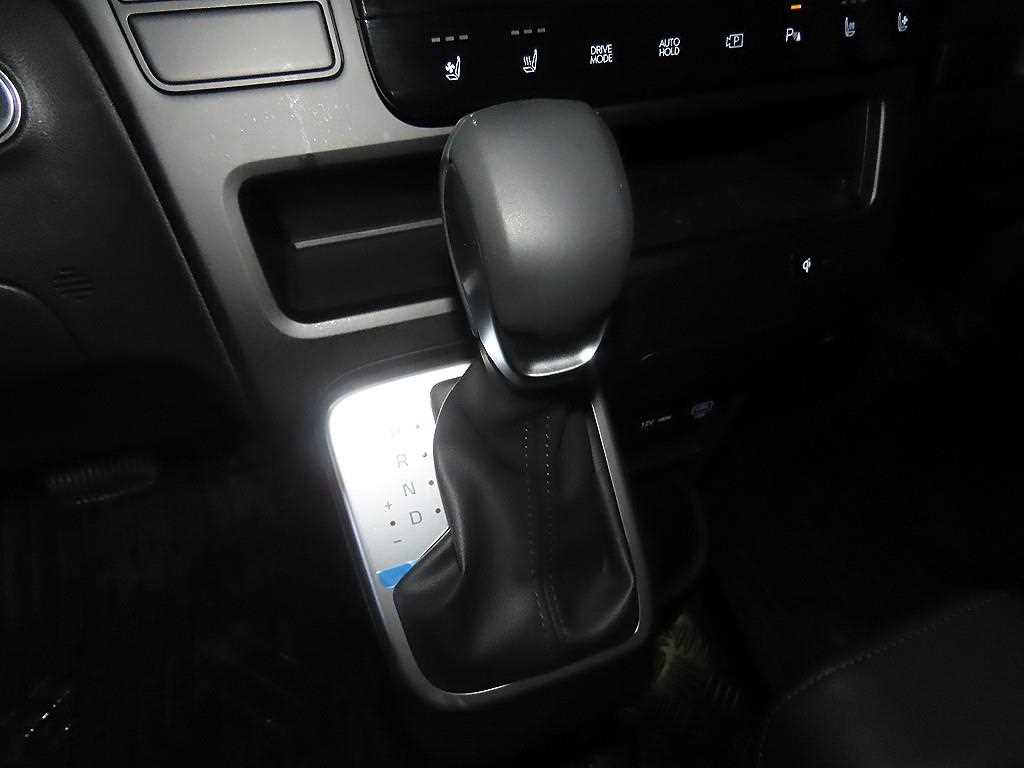 HYUNDAI Staria - Vista 12