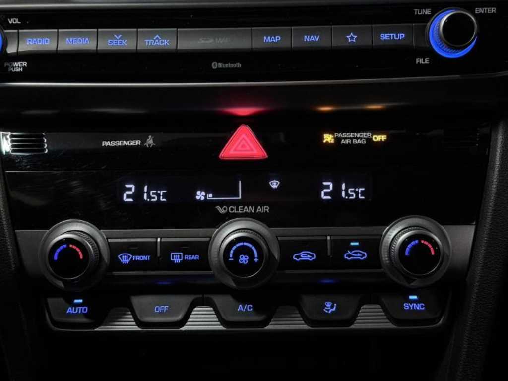 HYUNDAI Avante - Vista 9