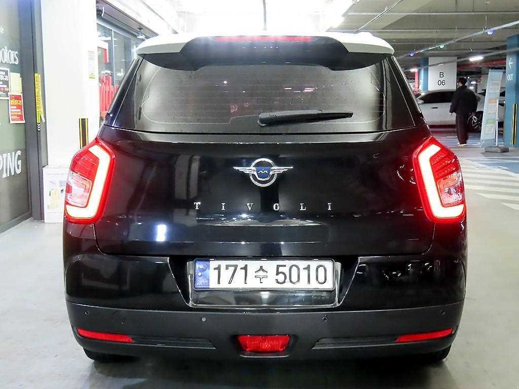 Ssangyong Tivoli - Vista 5