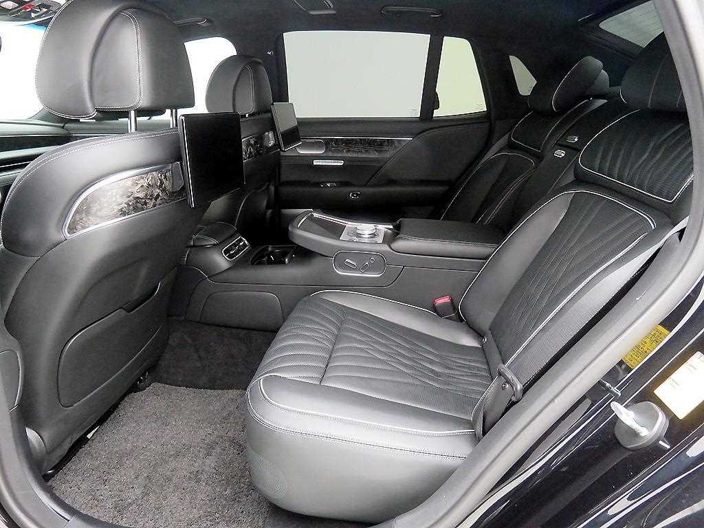 Genesis G90 - Vista 7