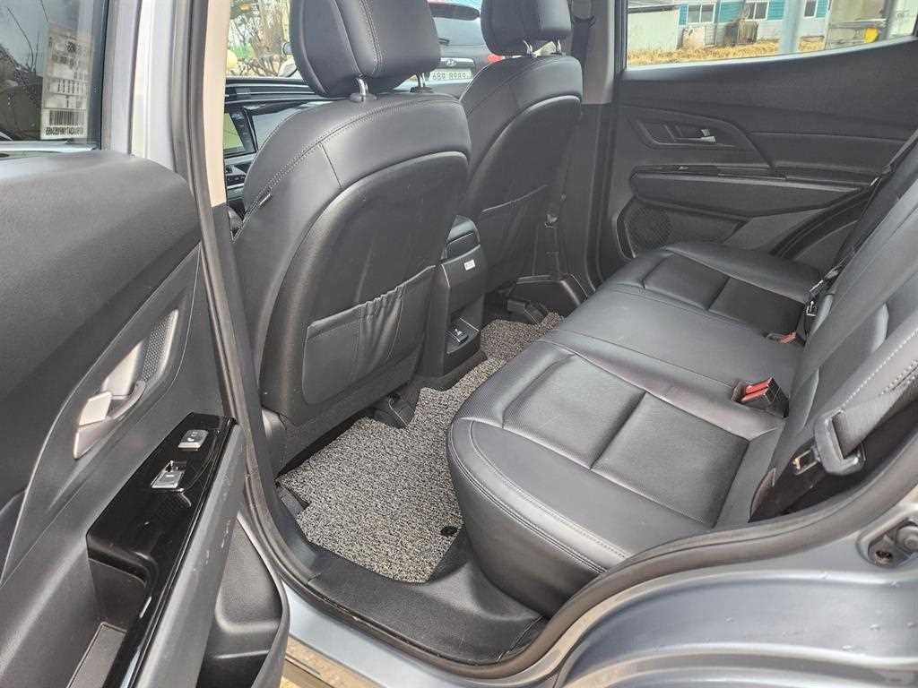 Ssangyong Korando - Vista 12