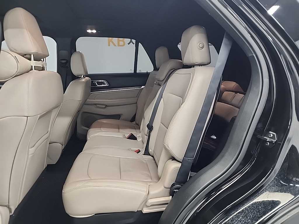 Ford Explorer - Vista 12