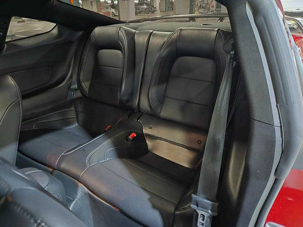 Ford Mustang - Vista 7