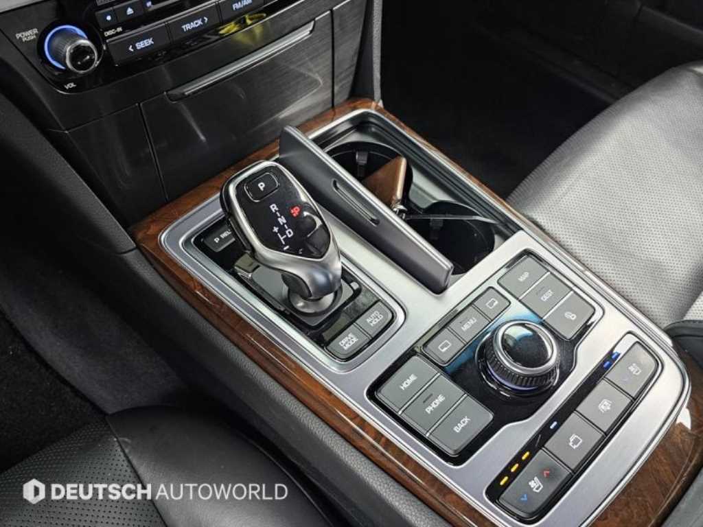 HYUNDAI Equus - Vista 9