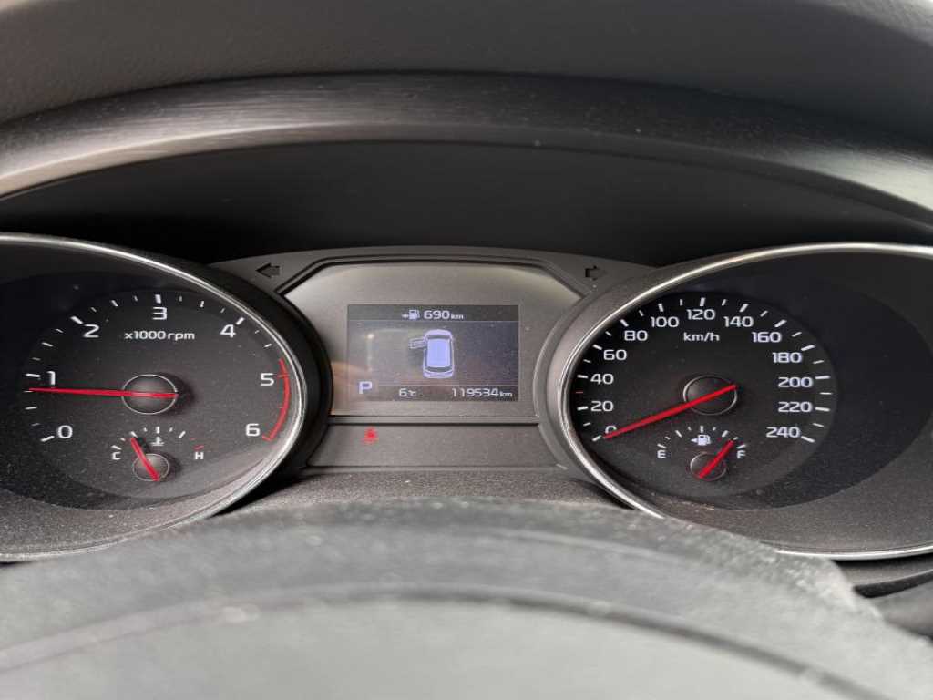 KIA Carnival - Vista 10