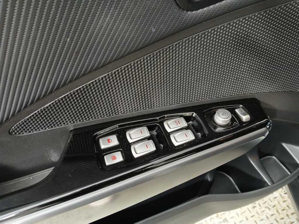 Ssangyong Tivoli - Vista 10